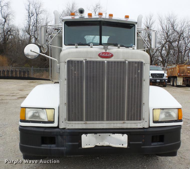 image for item K6293 1989 Peterbilt 377 semi truck