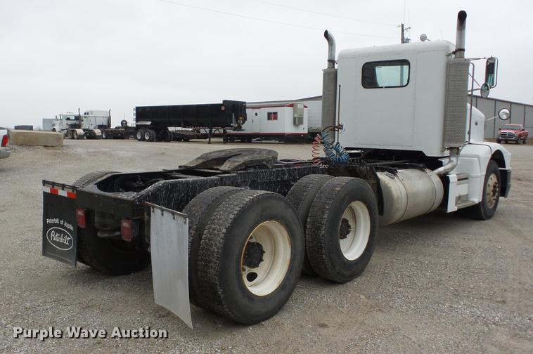 image for item K6293 1989 Peterbilt 377 semi truck