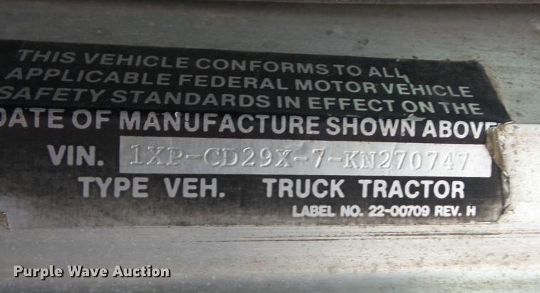 image for item K6293 1989 Peterbilt 377 semi truck