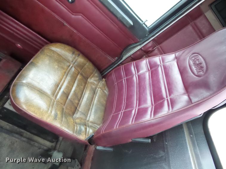 image for item K6293 1989 Peterbilt 377 semi truck
