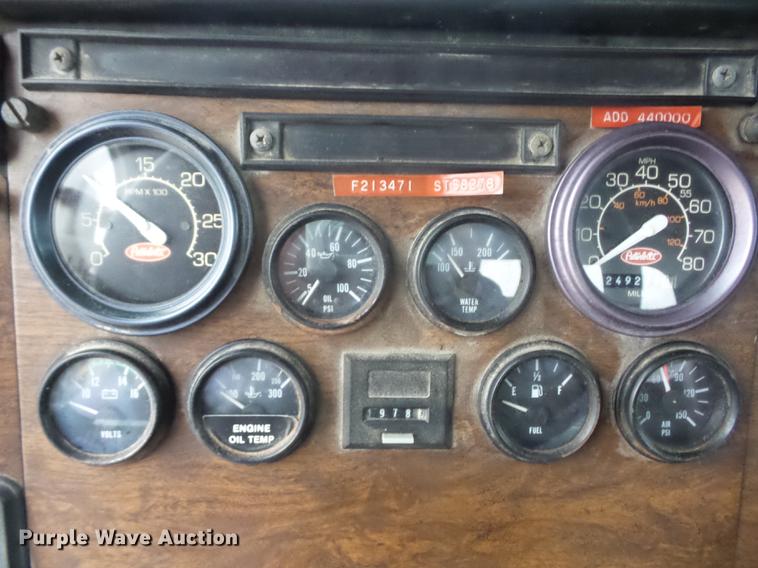 image for item K6293 1989 Peterbilt 377 semi truck
