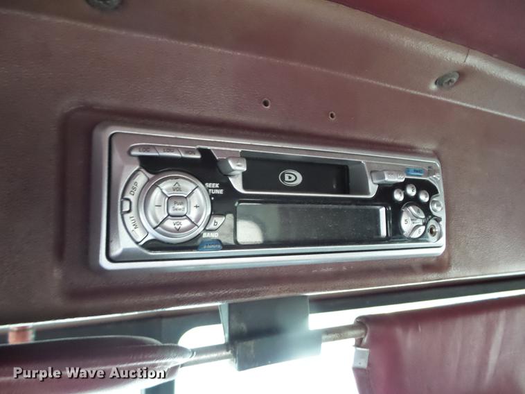 image for item K6293 1989 Peterbilt 377 semi truck