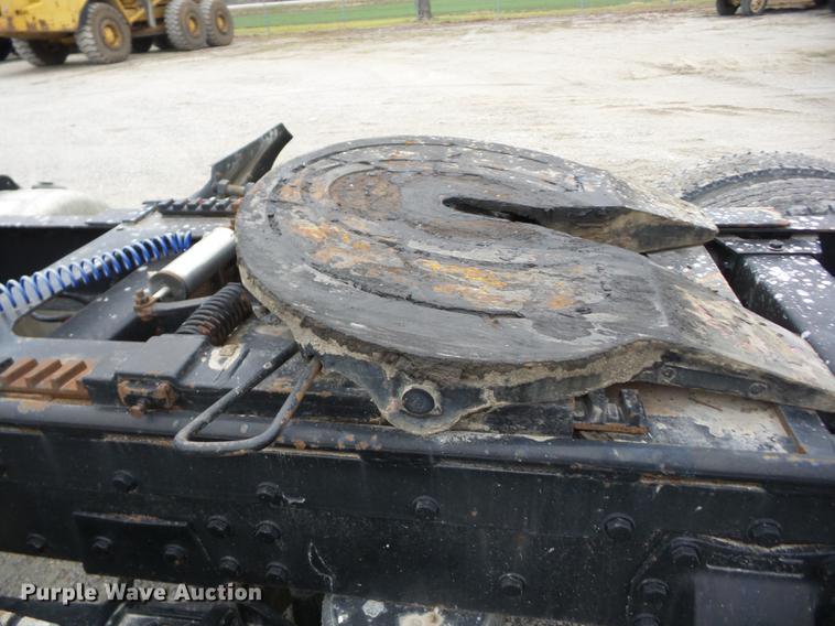 image for item K6293 1989 Peterbilt 377 semi truck