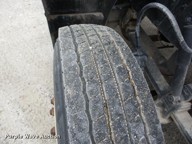 image for item K6293 1989 Peterbilt 377 semi truck