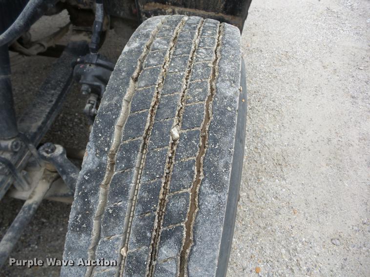 image for item K6293 1989 Peterbilt 377 semi truck