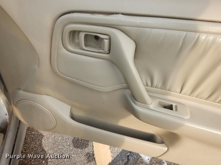 image for item DB8492 2000 Infiniti G20t