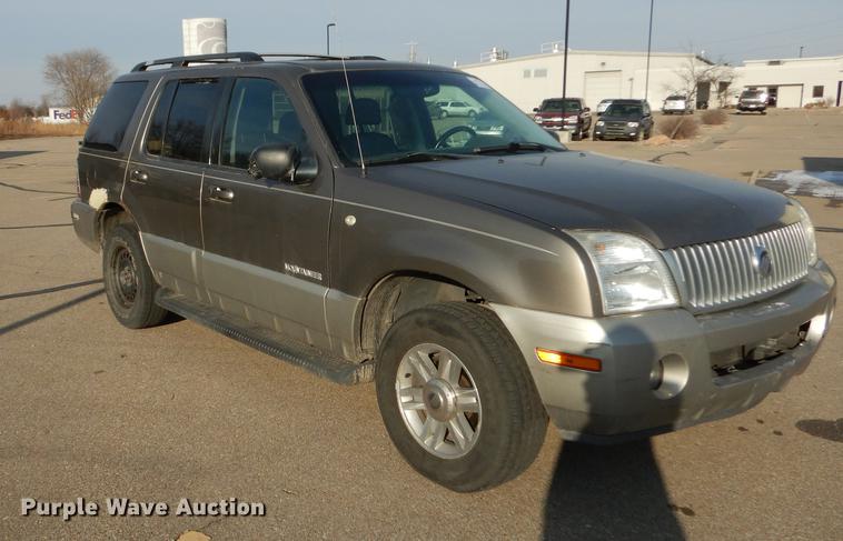 image for item DB8494 2002 Mercury Mountaineer SUV