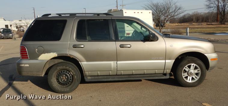 image for item DB8494 2002 Mercury Mountaineer SUV