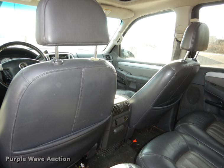 image for item DB8494 2002 Mercury Mountaineer SUV