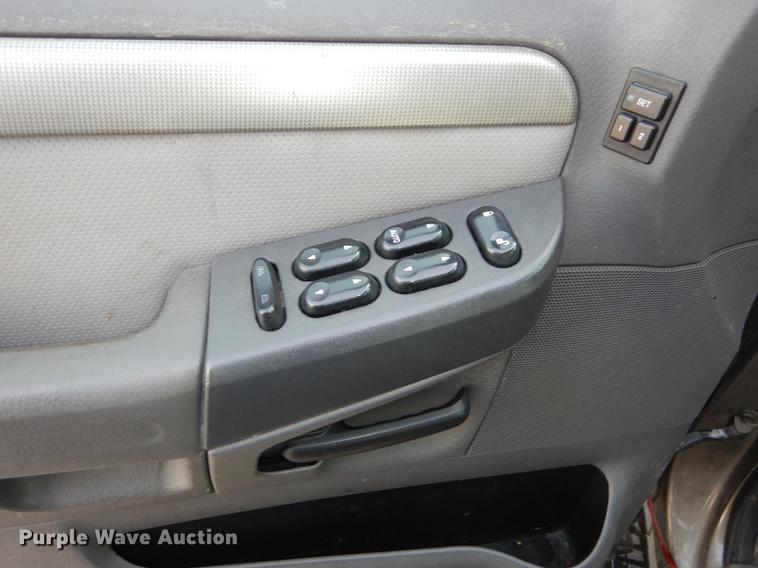 image for item DB8494 2002 Mercury Mountaineer SUV