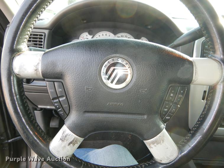 image for item DB8494 2002 Mercury Mountaineer SUV