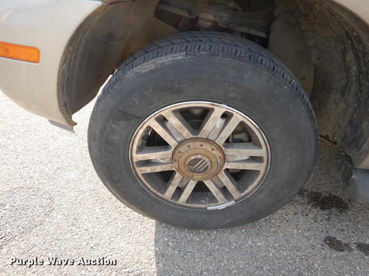 image for item DB8494 2002 Mercury Mountaineer SUV