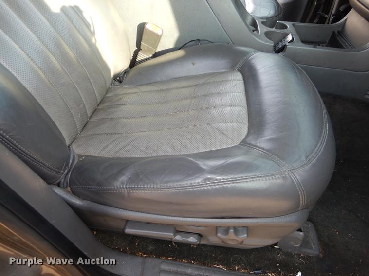 image for item DB8494 2002 Mercury Mountaineer SUV