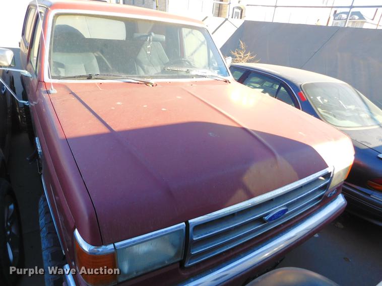 image for item DC8419 1991 Ford Bronco SUV