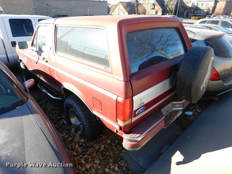 image for item DC8419 1991 Ford Bronco SUV
