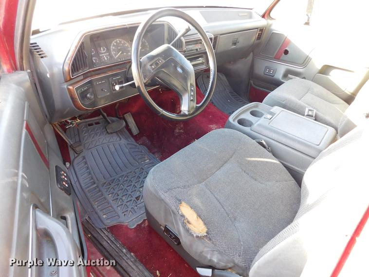 image for item DC8419 1991 Ford Bronco SUV