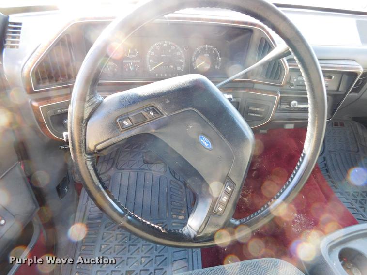 image for item DC8419 1991 Ford Bronco SUV