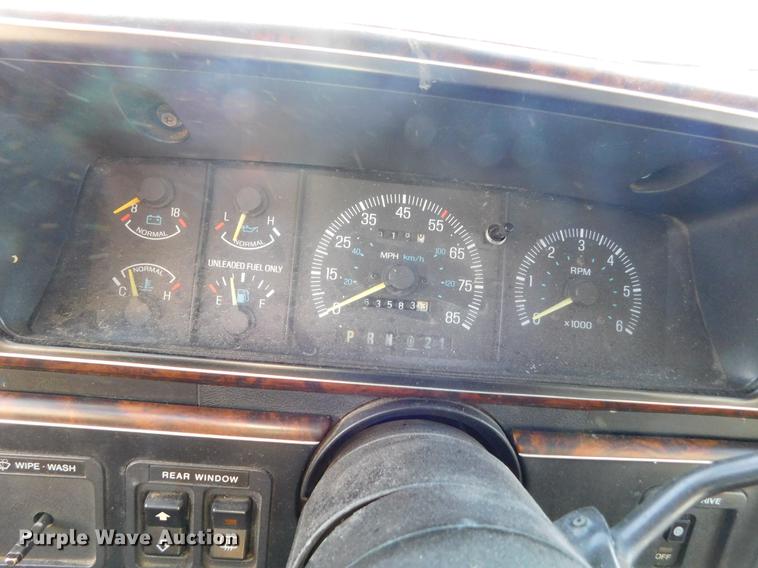 image for item DC8419 1991 Ford Bronco SUV