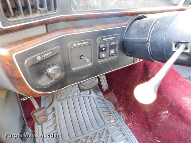 image for item DC8419 1991 Ford Bronco SUV