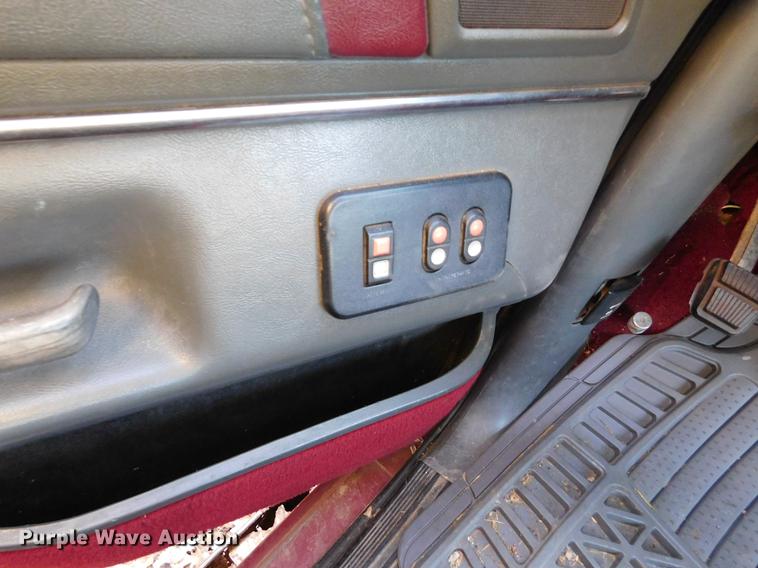 image for item DC8419 1991 Ford Bronco SUV