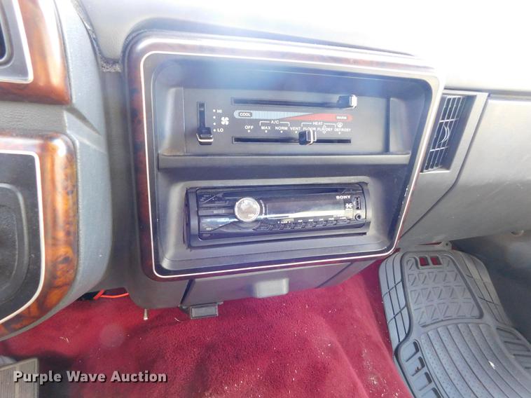 image for item DC8419 1991 Ford Bronco SUV