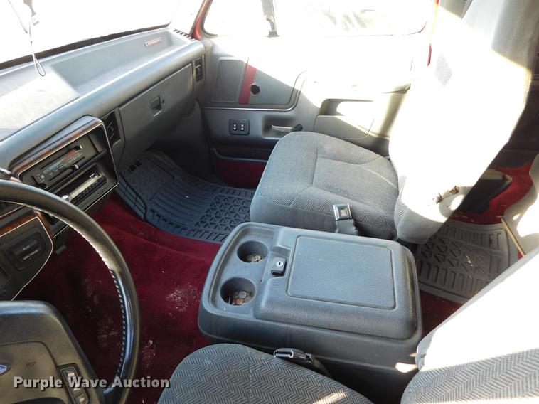 image for item DC8419 1991 Ford Bronco SUV