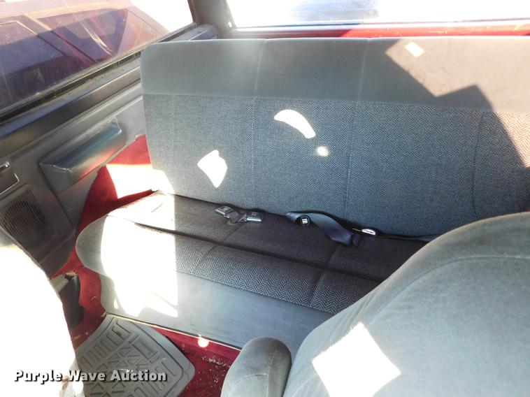 image for item DC8419 1991 Ford Bronco SUV