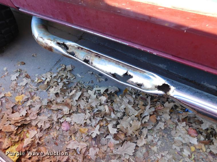 image for item DC8419 1991 Ford Bronco SUV