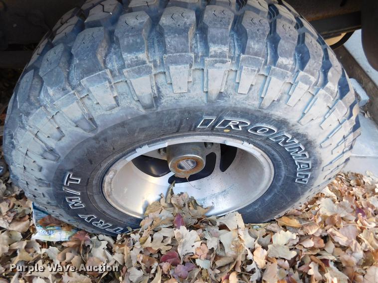 image for item DC8419 1991 Ford Bronco SUV