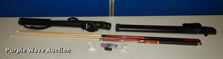 image for item EC9915 (2) pool cues