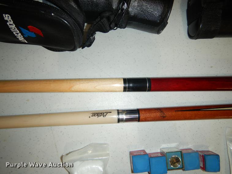 image for item EC9915 (2) pool cues