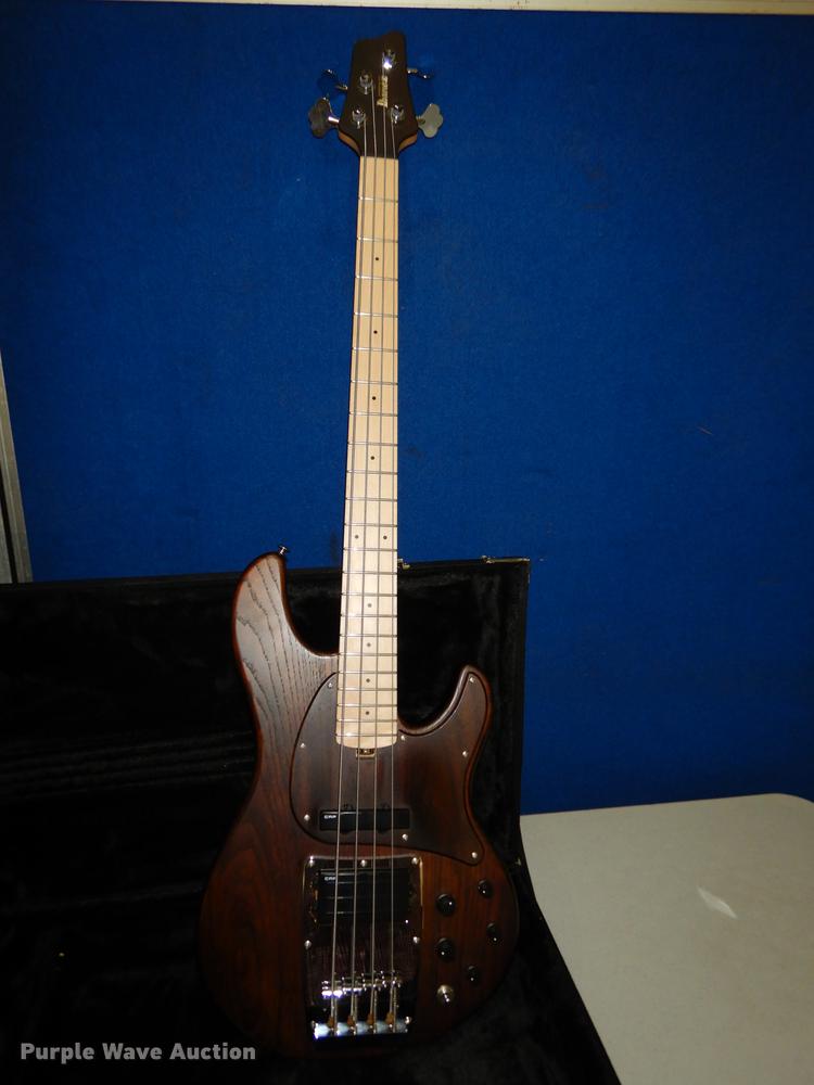 image for item EC9921 Ibanez Premium electric bass