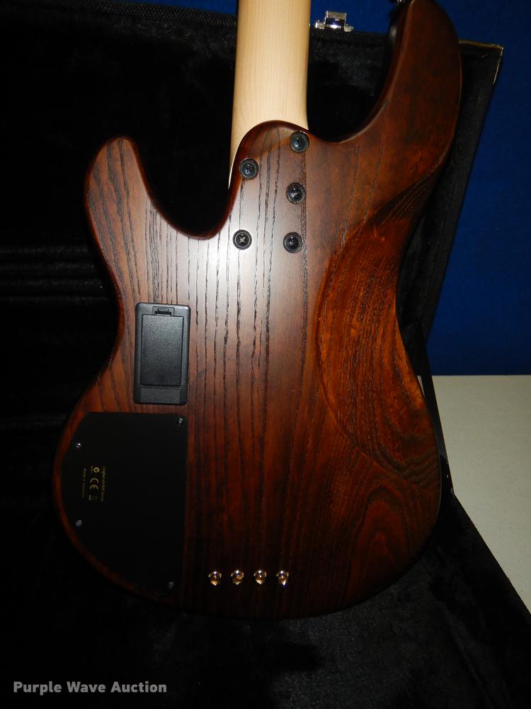 image for item EC9921 Ibanez Premium electric bass