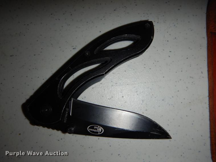 image for item EC9922 (2) pocket knives