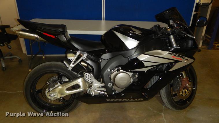 image for item EC9927 2005 Honda CBR1000RR motorcycle