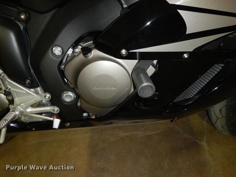 image for item EC9927 2005 Honda CBR1000RR motorcycle