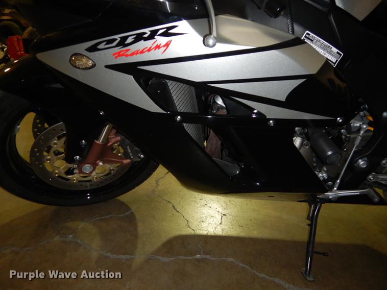 image for item EC9927 2005 Honda CBR1000RR motorcycle