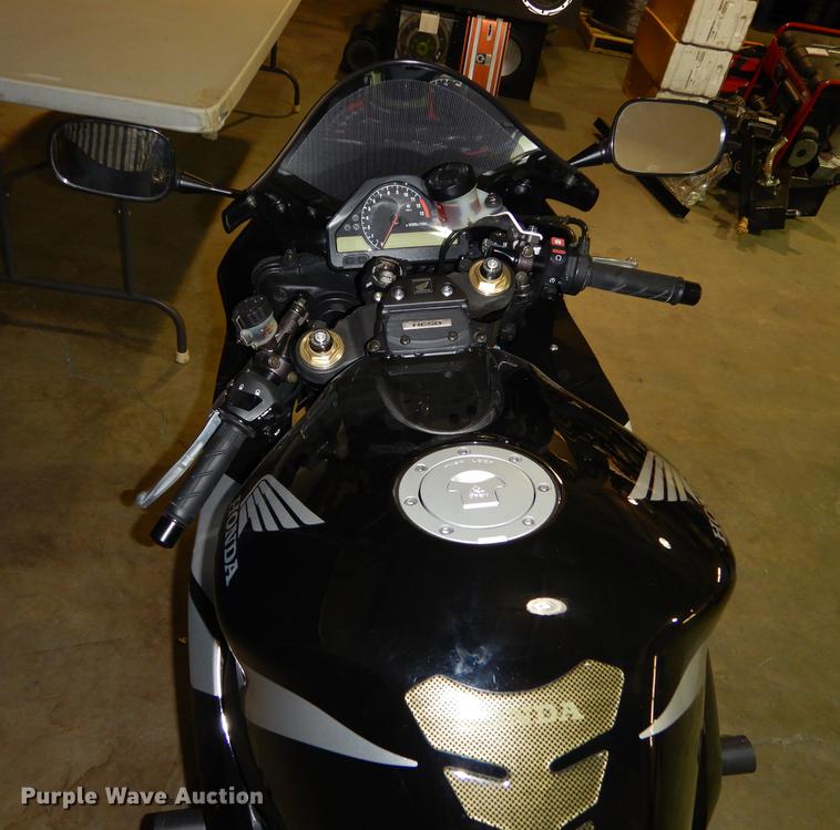 image for item EC9927 2005 Honda CBR1000RR motorcycle