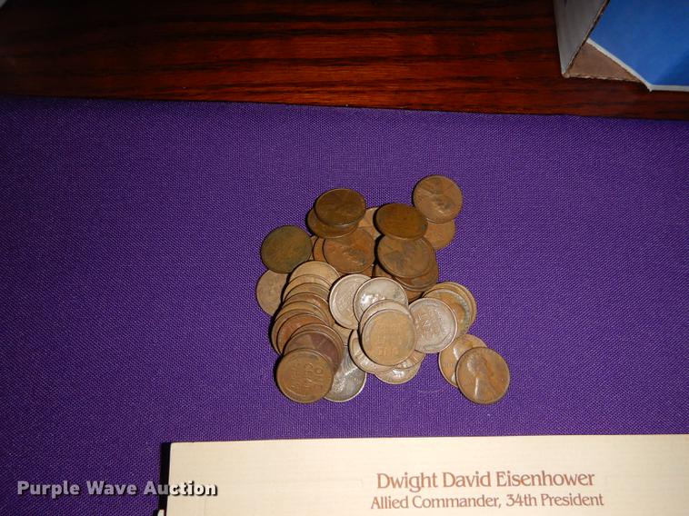 image for item EC9938 Assorted coins