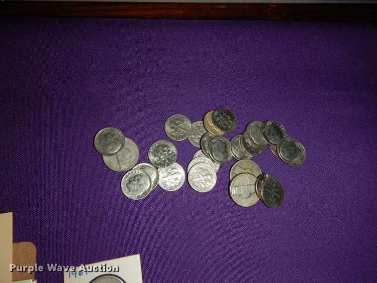 image for item EC9938 Assorted coins