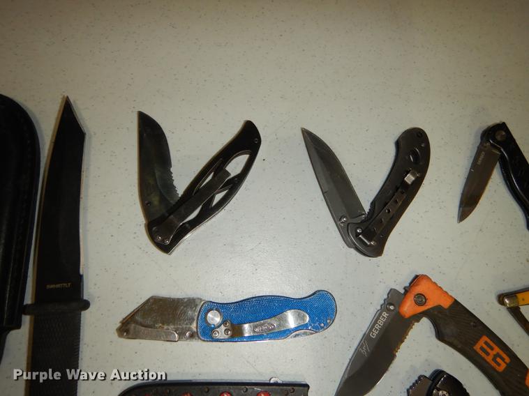 image for item EC9972 (16) assorted knives