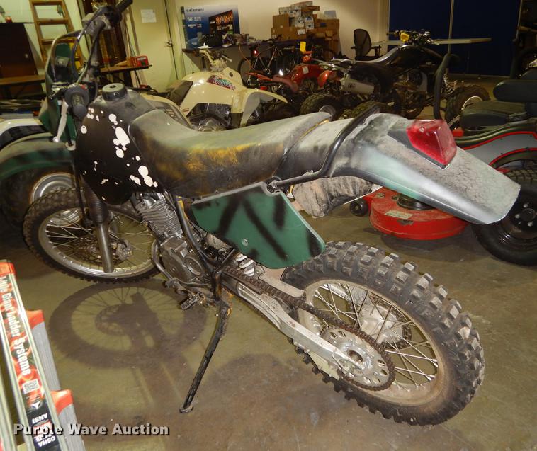 image for item EC9975 1992 Suzuki DR350 dirt bike