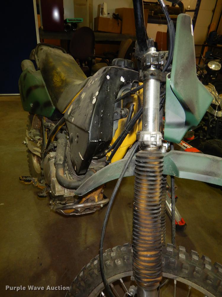 image for item EC9975 1992 Suzuki DR350 dirt bike