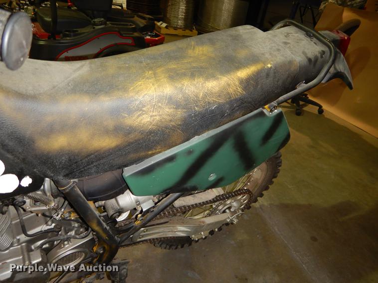 image for item EC9975 1992 Suzuki DR350 dirt bike