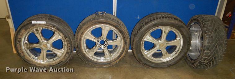 image for item EC9978 (4) tires and wheels