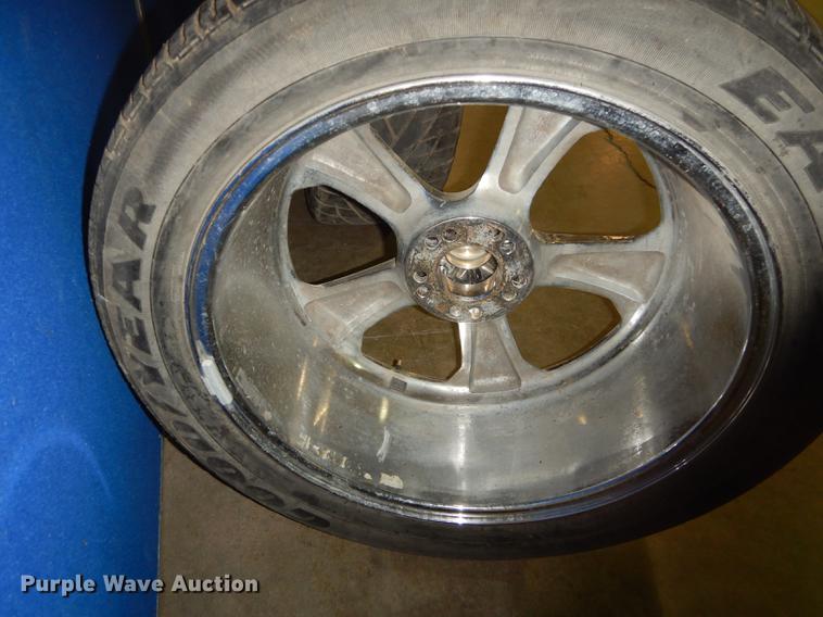 image for item EC9978 (4) tires and wheels
