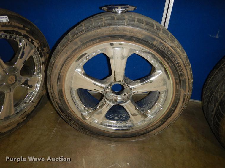 image for item EC9978 (4) tires and wheels
