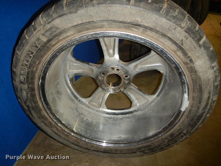 image for item EC9978 (4) tires and wheels