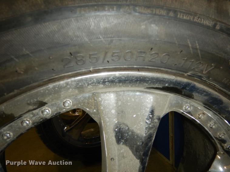 image for item EC9978 (4) tires and wheels