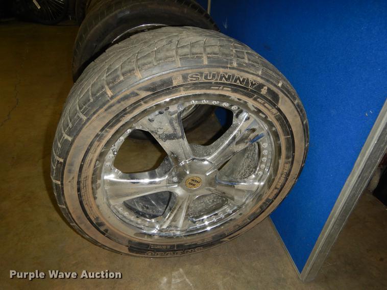 image for item EC9978 (4) tires and wheels
